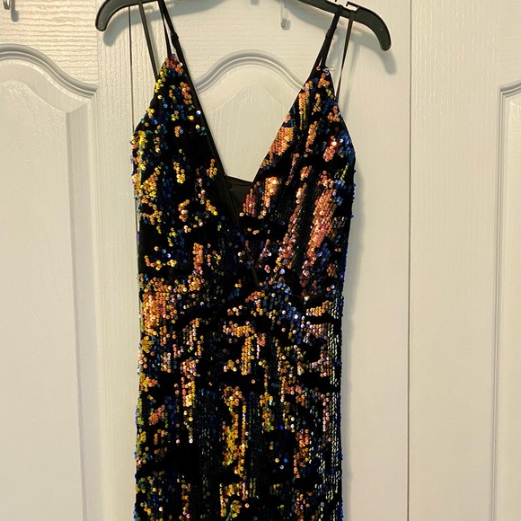 Sequin Mermaid Style Dress - Picture 6 of 8